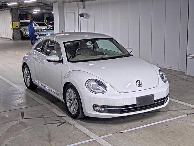 89 VOLKSWAGEN THE BEETLE 16CBZ 2013 г. (ZIP Osaka)